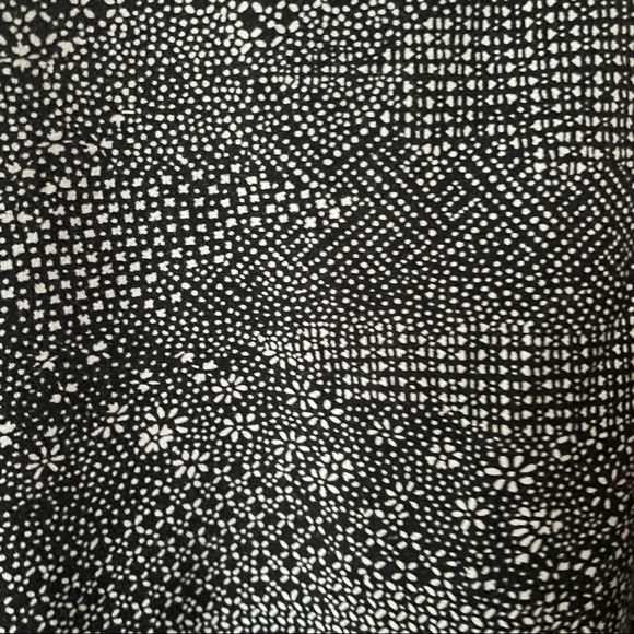 Lululemon black and white patterned razorback tank - Picture 3 of 4